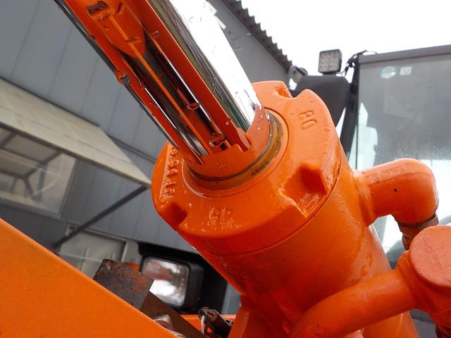 日本 日立　ホイールローダー　ＺＷ８０－５Ｂ　◆平成２７年式◆日立タイヤショベル◆０．９立米◆スノースパイク◆バケット幅１９９ｃｍ◆排気量２９２０ｃｃ◆使用時間４５７０ＨＲ◆（18枚目）
