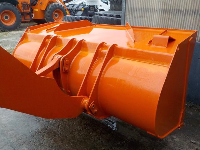 日本 日立　ホイールローダー　ＺＷ８０－５Ｂ　◆平成２７年式◆日立タイヤショベル◆０．９立米◆スノースパイク◆バケット幅１９９ｃｍ◆排気量２９２０ｃｃ◆使用時間４５７０ＨＲ◆（22枚目）