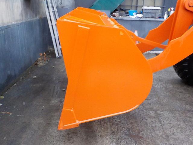 日本 日立　ホイールローダー　ＺＷ８０－５Ｂ　◆平成２７年式◆日立タイヤショベル◆０．９立米◆スノースパイク◆バケット幅１９９ｃｍ◆排気量２９２０ｃｃ◆使用時間４５７０ＨＲ◆（28枚目）