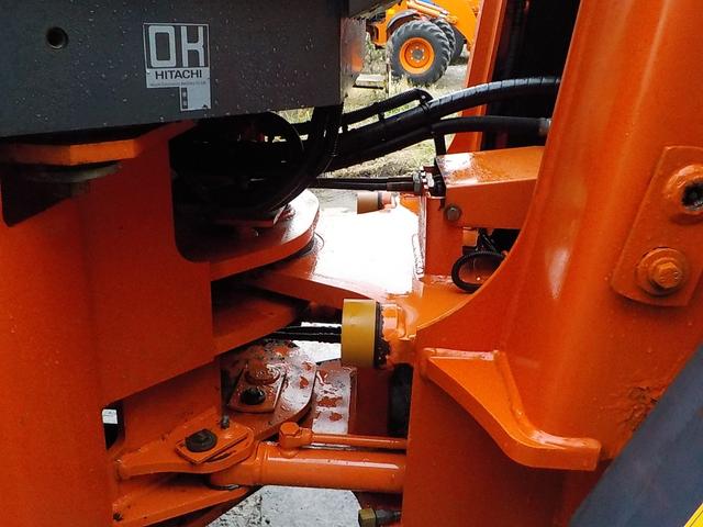 日本 日立　ホイールローダー　ＺＷ８０－５Ｂ　◆平成２７年式◆日立タイヤショベル◆０．９立米◆スノースパイク◆バケット幅１９９ｃｍ◆排気量２９２０ｃｃ◆使用時間４５７０ＨＲ◆（31枚目）