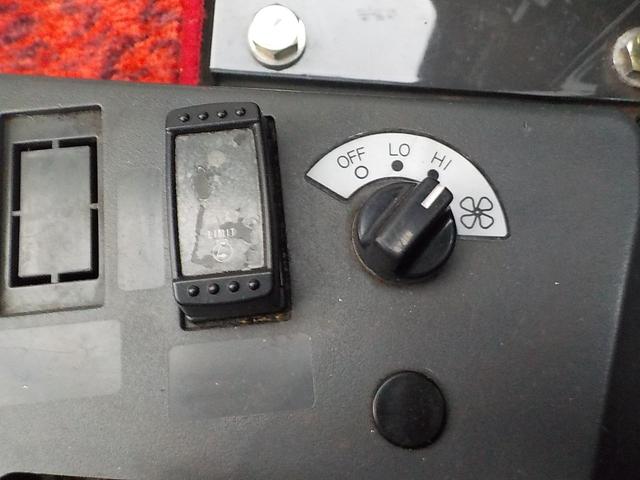 日本 日立　ホイールローダー　ＺＷ８０－５Ｂ　◆平成２７年式◆日立タイヤショベル◆０．９立米◆スノースパイク◆バケット幅１９９ｃｍ◆排気量２９２０ｃｃ◆使用時間４５７０ＨＲ◆（43枚目）