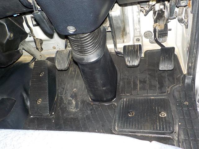 ヒノレンジャー 4tダンプ Lゲート 電動コボレーン ◆4tダンプ◆6MT◆フル装備◆Lゲート◆電動コボレーン◆エアバッグ◆平成25年式◆走行106000Km◆ディーゼル◆排気量5120cc◆積載3650kg◆3人乗り◆(31枚目)