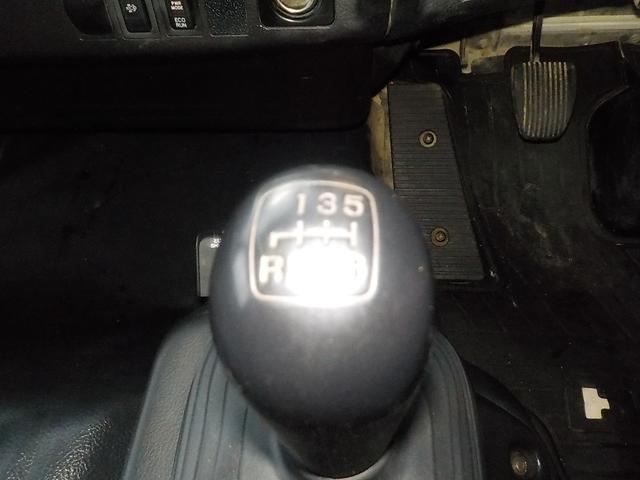 ヒノレンジャー 4tダンプ Lゲート 電動コボレーン ◆4tダンプ◆6MT◆フル装備◆Lゲート◆電動コボレーン◆エアバッグ◆平成25年式◆走行106000Km◆ディーゼル◆排気量5120cc◆積載3650kg◆3人乗り◆(32枚目)