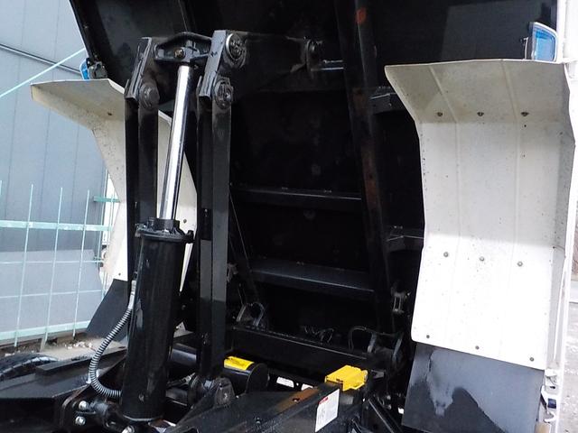 フォワード 4tダンプ ◆4tダンプ◆6MT◆フル装備◆エアバッグ◆平成29年式◆走行32000Km◆ディーゼル◆排気量5190cc◆積載3800kg◆3人乗り◆(27枚目)