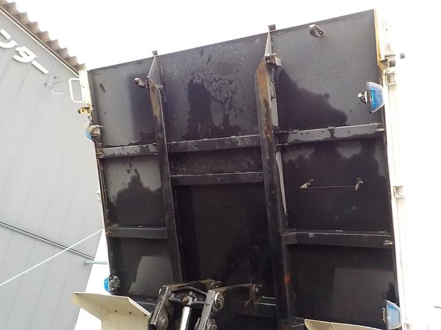 フォワード 4tダンプ ◆4tダンプ◆6MT◆フル装備◆エアバッグ◆平成29年式◆走行32000Km◆ディーゼル◆排気量5190cc◆積載3800kg◆3人乗り◆(28枚目)