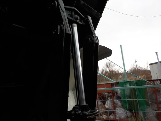 フォワード 4tダンプ ◆4tダンプ◆6MT◆フル装備◆エアバッグ◆平成29年式◆走行32000Km◆ディーゼル◆排気量5190cc◆積載3800kg◆3人乗り◆(32枚目)