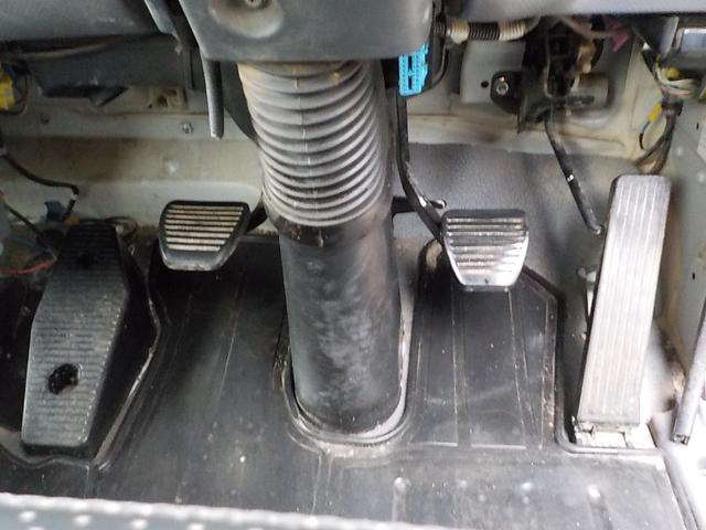 フォワード 4tダンプ ◆4tダンプ◆6MT◆フル装備◆エアバッグ◆平成29年式◆走行32000Km◆ディーゼル◆排気量5190cc◆積載3800kg◆3人乗り◆(35枚目)