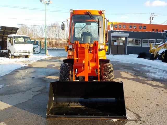 日本 クボタ　ホイールローダー　Ｒ４３０Ｚ　◆平成２５年式◆０．４立米◆クボタタイヤショベル◆バケット幅１５８ｃｍ◆排気量１６５０ｃｃ◆使用時間９６０ＨＲ◆普通免許で運転可◆（4枚目）