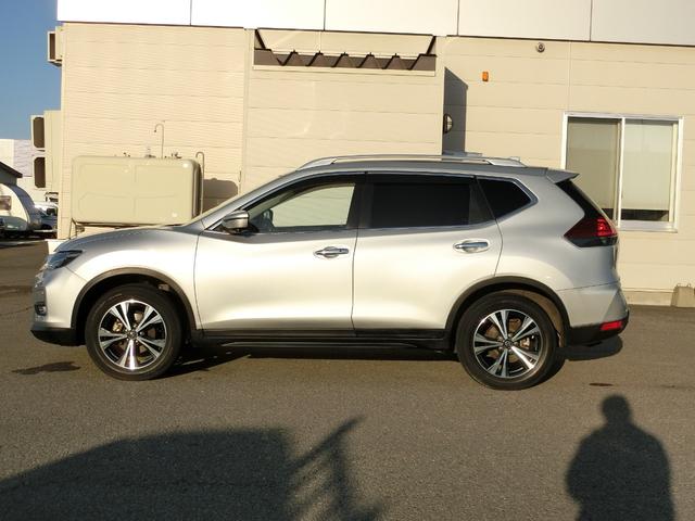 エクストレイル ２０Ｘｉ　４ＷＤ　ドライブレコーダー　パワーバックドア　ＥＴＣ　全周囲カメラ　クリアランスソナー　オートクルーズコントロール　衝突被害軽減システム　ナビ　ＴＶ　オートライト　ＬＥＤヘッドランプ　スマートキー（18枚目）