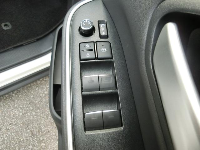 ヴォクシー Ｓ－Ｚ　４ＷＤ　純正ディスプレイオーディオ　ＬＥＤヘッドランプ　リヤオートエアコン　ＥＴＣ　バックカメラ　　ＴＶ　クリアランスソナー　オートクルコン　スマートキー　　衝突被害軽減システム　両側電動スライドドア（11枚目）