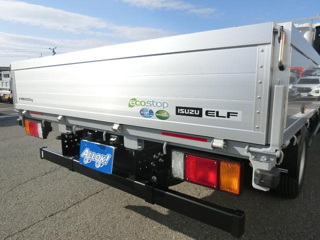 エルフトラック ロングフルフラットロー ワイド 4WD 届出済未使用車 荷台内寸 長さ436cm 幅207cm 高さ38cm バックカメラ 木製デッキ LEDヘッドフォグ アルミアオリ 衝突軽減ブレーキ 電格ミラー リヤゲートチェーン(14枚目)