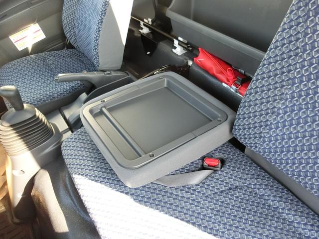 エルフトラック ロングフルフラットロー ワイド 4WD 届出済未使用車 荷台内寸 長さ436cm 幅207cm 高さ38cm バックカメラ 木製デッキ LEDヘッドフォグ アルミアオリ 衝突軽減ブレーキ 電格ミラー リヤゲートチェーン(33枚目)