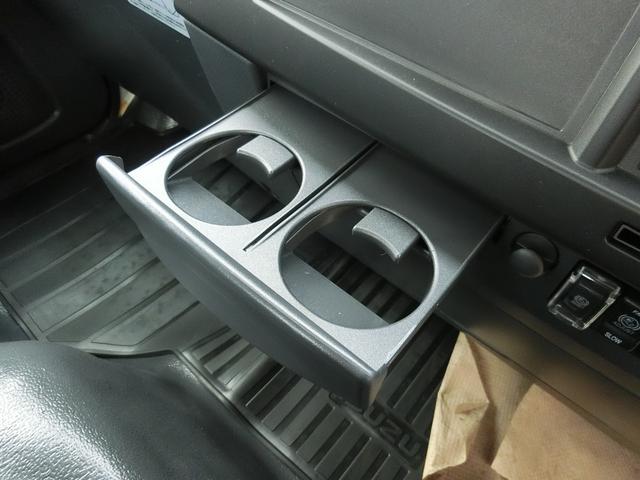 エルフトラック ロングフルフラットロー ワイド 4WD 届出済未使用車 荷台内寸 長さ436cm 幅207cm 高さ38cm バックカメラ 木製デッキ LEDヘッドフォグ アルミアオリ 衝突軽減ブレーキ 電格ミラー リヤゲートチェーン(40枚目)