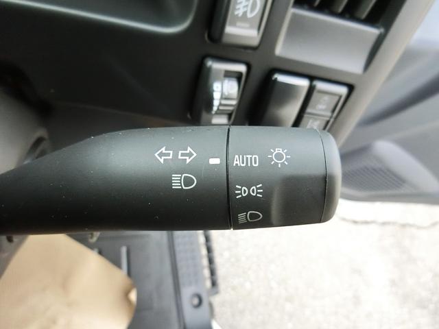 エルフトラック ロングフルフラットロー ワイド 4WD 届出済未使用車 荷台内寸 長さ436cm 幅207cm 高さ38cm バックカメラ 木製デッキ LEDヘッドフォグ アルミアオリ 衝突軽減ブレーキ 電格ミラー リヤゲートチェーン(41枚目)