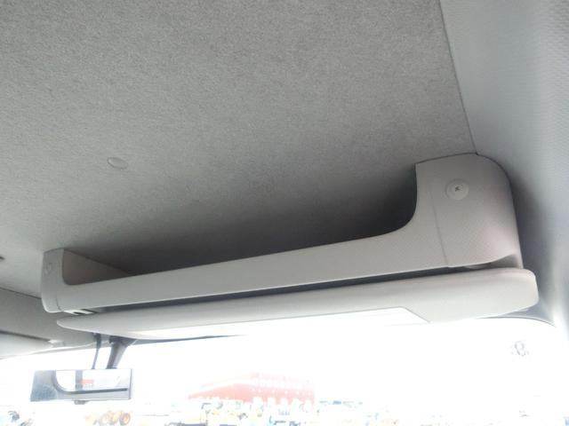 エルフトラック ロングフルフラットロー ワイド 4WD 届出済未使用車 荷台内寸 長さ436cm 幅207cm 高さ38cm バックカメラ 木製デッキ LEDヘッドフォグ アルミアオリ 衝突軽減ブレーキ 電格ミラー リヤゲートチェーン(46枚目)