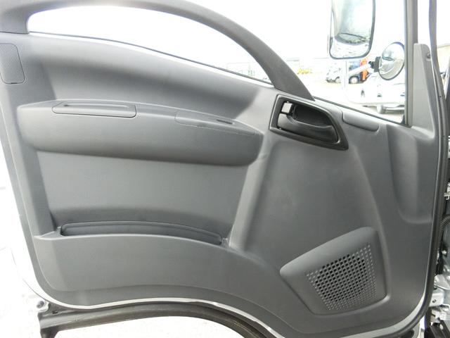 エルフトラック ロングフラットロー ワイド 4WD 届出済未使用車 荷台内寸 長さ436cm 幅207cm 高さ38cm 木製デッキ LEDヘッドフォグ アルミアオリ 衝突軽減ブレーキ 各部メッキ 三方開 電格ミラー リヤゲートチェーン(31枚目)