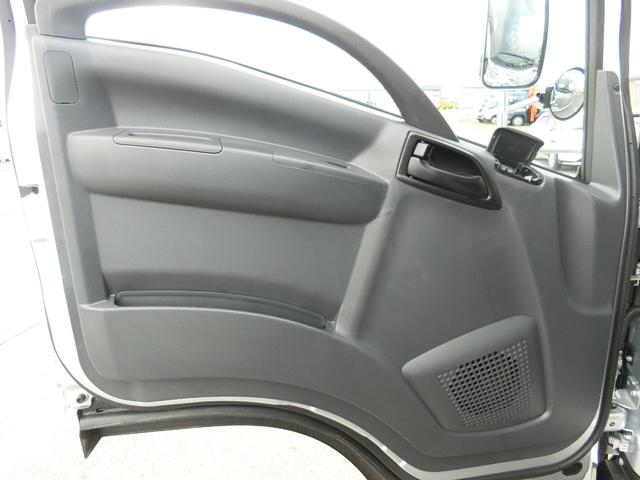 エルフトラック ロングフラットロー ワイド 4WD 届出済未使用車 荷台内寸 長さ436cm 幅207cm 高さ38cm 木製デッキ LEDヘッドフォグ アルミアオリ 衝突軽減ブレーキ 各部メッキ 三方開 電格ミラー リヤゲートチェーン(36枚目)