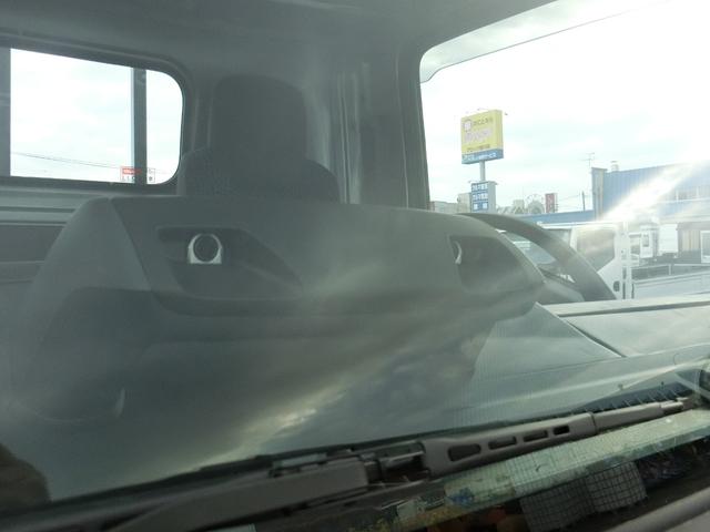 エルフトラック ロングフラットロー ワイド 4WD 届出済未使用車 荷台内寸 長さ436cm 幅207cm 高さ38cm 木製デッキ LEDヘッドフォグ アルミアオリ 衝突軽減ブレーキ 各部メッキ 三方開 電格ミラー リヤゲートチェーン(44枚目)