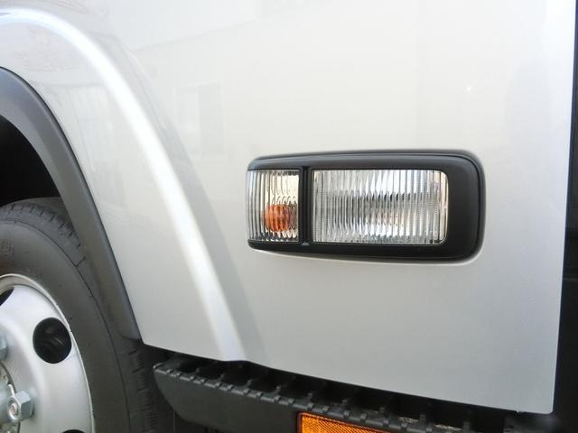 エルフトラック ロングフラットロー ワイド 4WD 届出済未使用車 荷台内寸 長さ436cm 幅207cm 高さ38cm 木製デッキ LEDヘッドフォグ アルミアオリ 衝突軽減ブレーキ 各部メッキ 三方開 電格ミラー リヤゲートチェーン(56枚目)