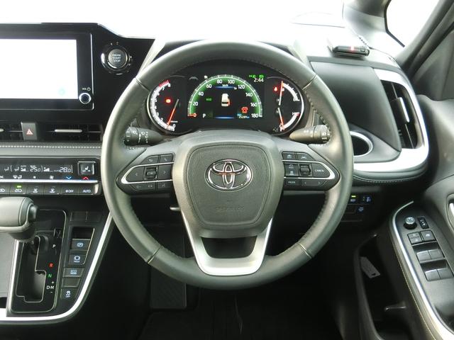 ノア Ｓ－Ｚ　４ＷＤ　レンタアップ　純正ディスプレイオーディオ　寒冷地仕様　ハーフレザー　ＬＥＤヘッドＥＴＣ　バックカメラ　ＴＶ　オートクルコン　レーンアシスト　衝突被害軽減システム　両側電動スライドドア（3枚目）