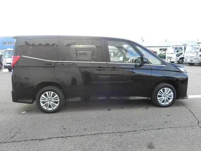 ノア Ｓ－Ｚ　４ＷＤ　レンタアップ　純正ディスプレイオーディオ　寒冷地仕様　ハーフレザー　ＬＥＤヘッドＥＴＣ　バックカメラ　ＴＶ　オートクルコン　レーンアシスト　衝突被害軽減システム　両側電動スライドドア（14枚目）