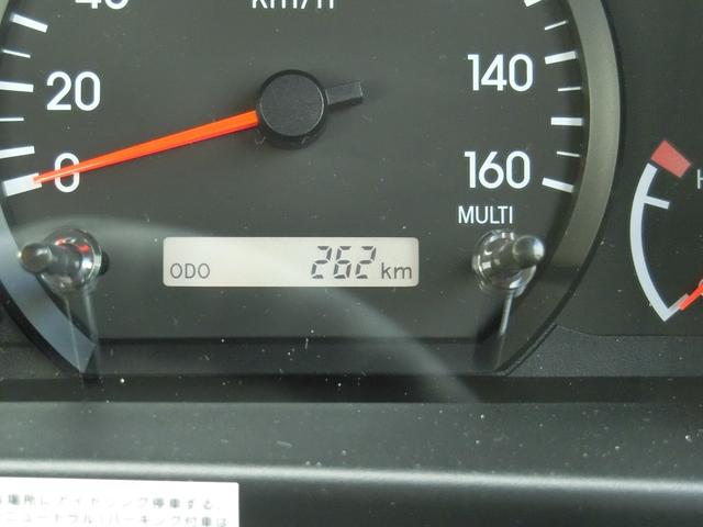 エルフトラック ロングフルフラットロー　ワイド　４ＷＤ　未使用　スムーサー　荷台内寸　長さ４３６ｃｍ　幅２０７ｃｍ　高さ３８ｃｍ　バックカメラ　木製デッキ　ＬＥＤヘッドフォグ　アルミアオリ　衝突軽減ブレーキ　電格ミラー　リヤゲートチェーン（22枚目）