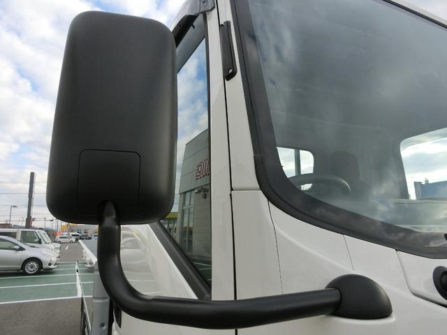 エルフトラック ロングフルフラットロー　ワイド　４ＷＤ　未使用　スムーサー　荷台内寸　長さ４３６ｃｍ　幅２０７ｃｍ　高さ３８ｃｍ　バックカメラ　木製デッキ　ＬＥＤヘッドフォグ　アルミアオリ　衝突軽減ブレーキ　電格ミラー　リヤゲートチェーン（33枚目）