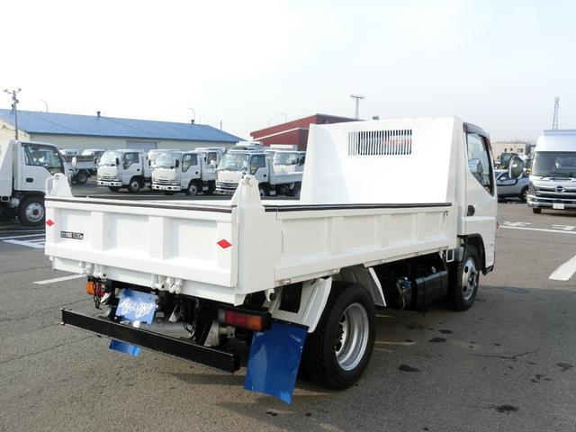 キャンター 全低床ダンプ　３ｔ　ＡＴ　荷台内寸　長さ３０５ｃｍ　幅１５９ｃｍ　高さ３８ｃｍ　新明和ＤＲ２－０１１０ＳＹ　レベライザー　リヤマッドガード　ＥＴＣ　オールシーズンタイヤ　アオリガード（8枚目）