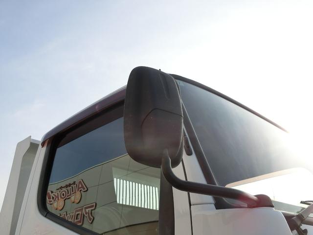 キャンター 全低床ダンプ　３ｔ　ＡＴ　荷台内寸　長さ３０５ｃｍ　幅１５９ｃｍ　高さ３８ｃｍ　新明和ＤＲ２－０１１０ＳＹ　レベライザー　リヤマッドガード　ＥＴＣ　オールシーズンタイヤ　アオリガード（9枚目）