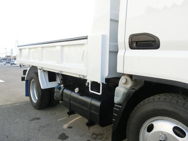 キャンター 全低床ダンプ　３ｔ　ＡＴ　荷台内寸　長さ３０５ｃｍ　幅１５９ｃｍ　高さ３８ｃｍ　新明和ＤＲ２－０１１０ＳＹ　レベライザー　リヤマッドガード　ＥＴＣ　オールシーズンタイヤ　アオリガード（11枚目）