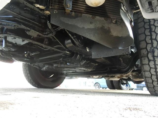 キャンター 全低床ダンプ　３ｔ　ＡＴ　荷台内寸　長さ３０５ｃｍ　幅１５９ｃｍ　高さ３８ｃｍ　新明和ＤＲ２－０１１０ＳＹ　レベライザー　リヤマッドガード　ＥＴＣ　オールシーズンタイヤ　アオリガード（18枚目）