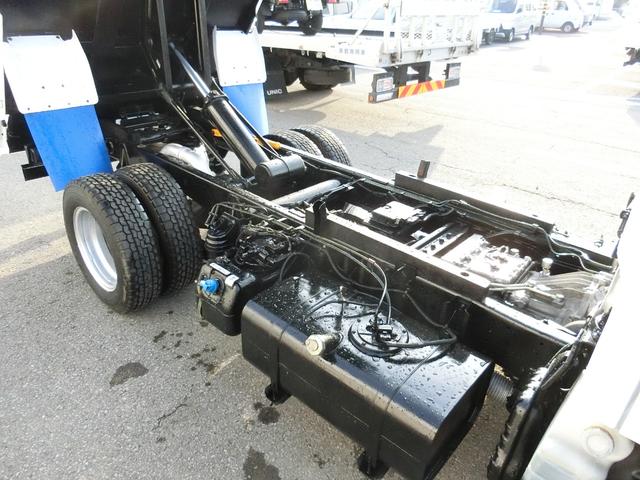 キャンター 全低床ダンプ　３ｔ　ＡＴ　荷台内寸　長さ３０５ｃｍ　幅１５９ｃｍ　高さ３８ｃｍ　新明和ＤＲ２－０１１０ＳＹ　レベライザー　リヤマッドガード　ＥＴＣ　オールシーズンタイヤ　アオリガード（25枚目）