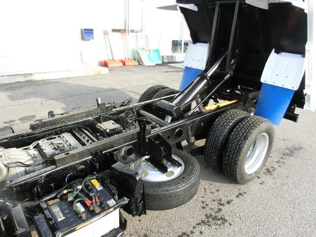 キャンター 全低床ダンプ　３ｔ　ＡＴ　荷台内寸　長さ３０５ｃｍ　幅１５９ｃｍ　高さ３８ｃｍ　新明和ＤＲ２－０１１０ＳＹ　レベライザー　リヤマッドガード　ＥＴＣ　オールシーズンタイヤ　アオリガード（26枚目）