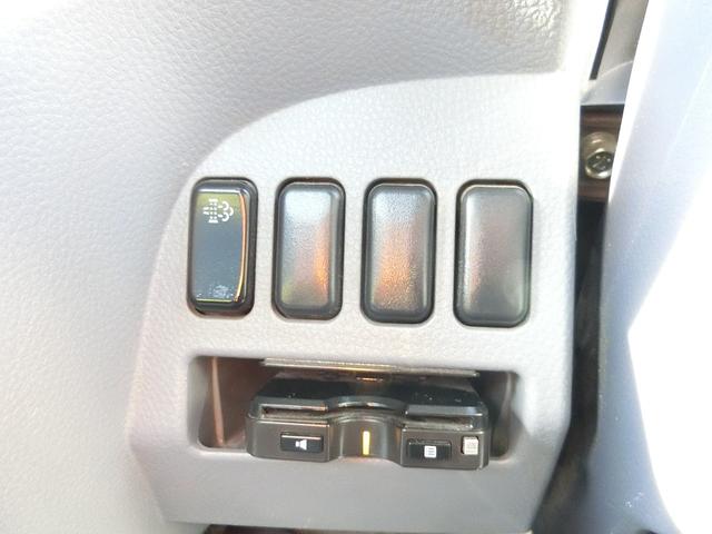 キャンター 全低床ダンプ　３ｔ　ＡＴ　荷台内寸　長さ３０５ｃｍ　幅１５９ｃｍ　高さ３８ｃｍ　新明和ＤＲ２－０１１０ＳＹ　レベライザー　リヤマッドガード　ＥＴＣ　オールシーズンタイヤ　アオリガード（31枚目）