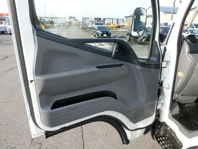 キャンター 全低床ダンプ　３ｔ　ＡＴ　荷台内寸　長さ３０５ｃｍ　幅１５９ｃｍ　高さ３８ｃｍ　新明和ＤＲ２－０１１０ＳＹ　レベライザー　リヤマッドガード　ＥＴＣ　オールシーズンタイヤ　アオリガード（36枚目）