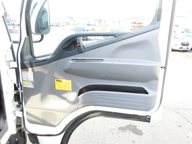 キャンター 全低床ダンプ　３ｔ　ＡＴ　荷台内寸　長さ３０５ｃｍ　幅１５９ｃｍ　高さ３８ｃｍ　新明和ＤＲ２－０１１０ＳＹ　レベライザー　リヤマッドガード　ＥＴＣ　オールシーズンタイヤ　アオリガード（37枚目）