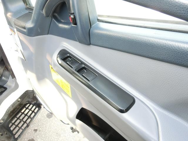 キャンター 全低床ダンプ　３ｔ　ＡＴ　荷台内寸　長さ３０５ｃｍ　幅１５９ｃｍ　高さ３８ｃｍ　新明和ＤＲ２－０１１０ＳＹ　レベライザー　リヤマッドガード　ＥＴＣ　オールシーズンタイヤ　アオリガード（39枚目）