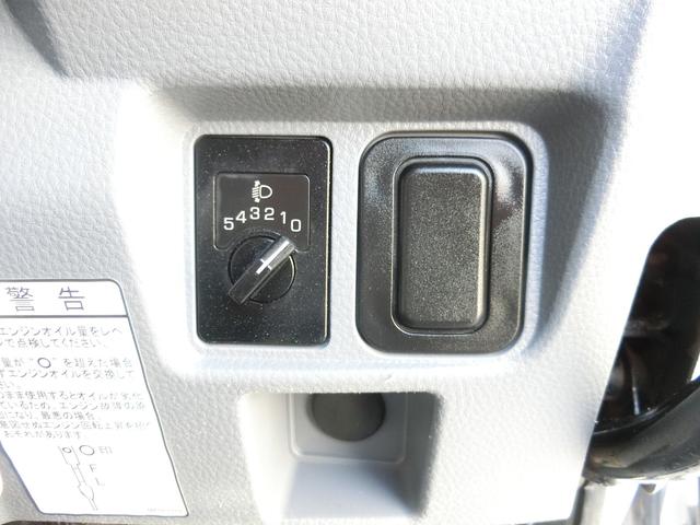 キャンター 全低床ダンプ　３ｔ　ＡＴ　荷台内寸　長さ３０５ｃｍ　幅１５９ｃｍ　高さ３８ｃｍ　新明和ＤＲ２－０１１０ＳＹ　レベライザー　リヤマッドガード　ＥＴＣ　オールシーズンタイヤ　アオリガード（45枚目）