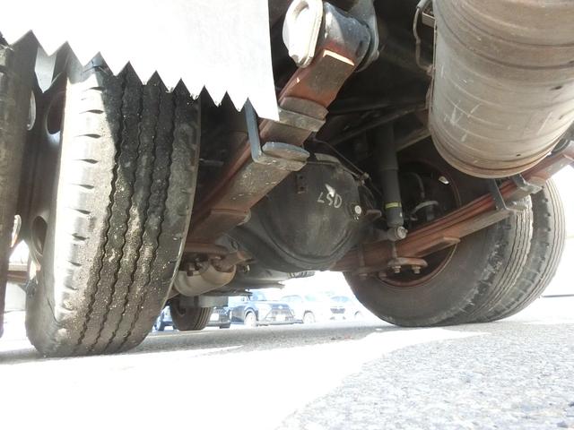 キャンター 全低床ダンプ　カスタム　３ｔ　Ｆ５　内寸　長さ３０５ｃｍ　幅１５９ｃｍ　高さ３７ｃｍ　フルセグメモリーナビ　レーンアシスト　キーレス　ＣＤ　ＵＳＢ　Ｂｌｕｅｔｏｏｔｈ　メッキバンパーグリルコーナーパネルサイドミラー（23枚目）