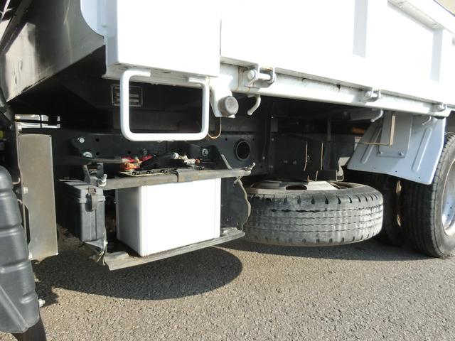 キャンター 全低床ダンプ　カスタム　３ｔ　Ｆ５　内寸　長さ３０５ｃｍ　幅１５９ｃｍ　高さ３７ｃｍ　フルセグメモリーナビ　レーンアシスト　キーレス　ＣＤ　ＵＳＢ　Ｂｌｕｅｔｏｏｔｈ　メッキバンパーグリルコーナーパネルサイドミラー（29枚目）