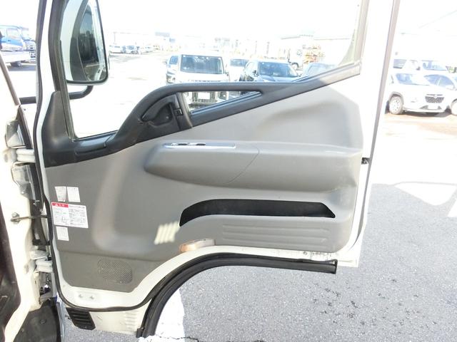 キャンター 全低床ダンプ　カスタム　３ｔ　Ｆ５　内寸　長さ３０５ｃｍ　幅１５９ｃｍ　高さ３７ｃｍ　フルセグメモリーナビ　レーンアシスト　キーレス　ＣＤ　ＵＳＢ　Ｂｌｕｅｔｏｏｔｈ　メッキバンパーグリルコーナーパネルサイドミラー（45枚目）