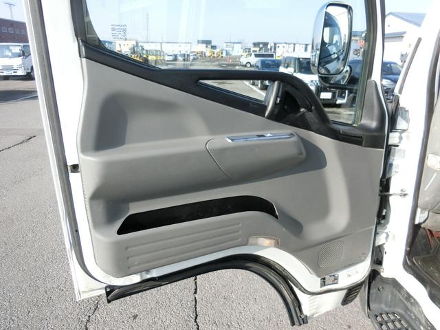 キャンター 全低床ダンプ　カスタム　３ｔ　Ｆ５　内寸　長さ３０５ｃｍ　幅１５９ｃｍ　高さ３７ｃｍ　フルセグメモリーナビ　レーンアシスト　キーレス　ＣＤ　ＵＳＢ　Ｂｌｕｅｔｏｏｔｈ　メッキバンパーグリルコーナーパネルサイドミラー（60枚目）