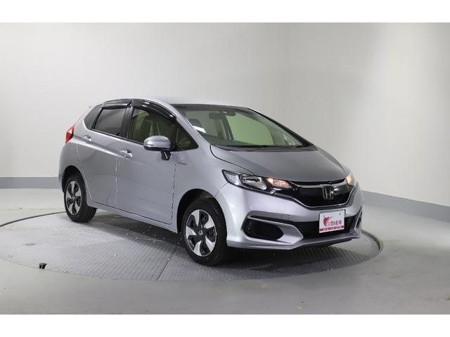 フィットハイブリッド F 4WD スマートキー Pスタート 社外ナビ ETC 衝突軽減サポート Iストップ レーンアシスト ヒーターミラー ワイパーデアイサー クルコン レンタ使用車(4枚目)