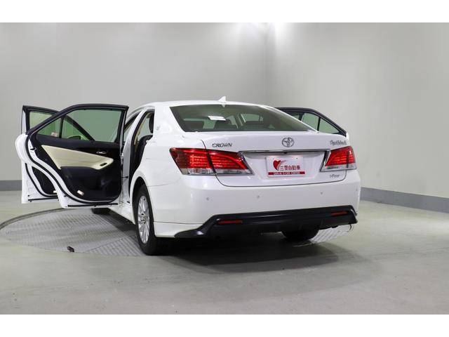 クラウン ロイヤルサルーンＧ　ｉ－Ｆｏｕｒ　４ＷＤ　純正ナビ　フルセグ　バックカメラ　ＥＴＣ　横滑り防止　オートハイビーム　クルコン　ＢＳＭ　シートメモリー　ヒーターミラー　全席レザーシートカバー　純正アルミホイール（24枚目）