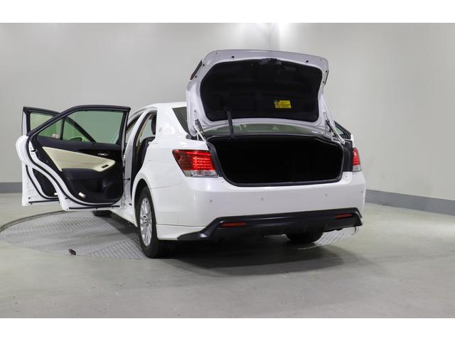 クラウン ロイヤルサルーンＧ　ｉ－Ｆｏｕｒ　４ＷＤ　純正ナビ　フルセグ　バックカメラ　ＥＴＣ　横滑り防止　オートハイビーム　クルコン　ＢＳＭ　シートメモリー　ヒーターミラー　全席レザーシートカバー　純正アルミホイール（25枚目）