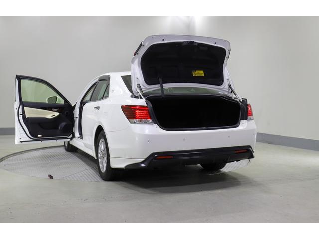 クラウン ロイヤルサルーンＧ　ｉ－Ｆｏｕｒ　４ＷＤ　純正ナビ　フルセグ　バックカメラ　ＥＴＣ　横滑り防止　オートハイビーム　クルコン　ＢＳＭ　シートメモリー　ヒーターミラー　全席レザーシートカバー　純正アルミホイール（26枚目）