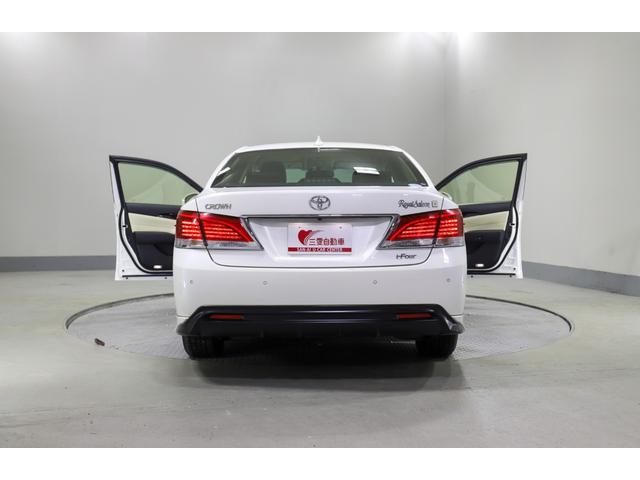 クラウン ロイヤルサルーンＧ　ｉ－Ｆｏｕｒ　４ＷＤ　純正ナビ　フルセグ　バックカメラ　ＥＴＣ　横滑り防止　オートハイビーム　クルコン　ＢＳＭ　シートメモリー　ヒーターミラー　全席レザーシートカバー　純正アルミホイール（30枚目）