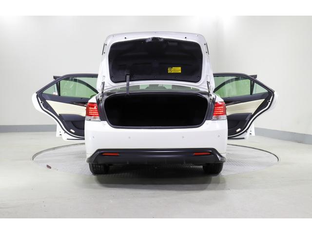 クラウン ロイヤルサルーンＧ　ｉ－Ｆｏｕｒ　４ＷＤ　純正ナビ　フルセグ　バックカメラ　ＥＴＣ　横滑り防止　オートハイビーム　クルコン　ＢＳＭ　シートメモリー　ヒーターミラー　全席レザーシートカバー　純正アルミホイール（32枚目）