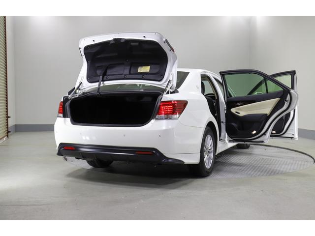 クラウン ロイヤルサルーンＧ　ｉ－Ｆｏｕｒ　４ＷＤ　純正ナビ　フルセグ　バックカメラ　ＥＴＣ　横滑り防止　オートハイビーム　クルコン　ＢＳＭ　シートメモリー　ヒーターミラー　全席レザーシートカバー　純正アルミホイール（39枚目）