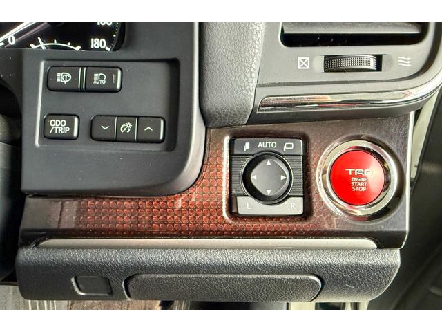 クラウン ロイヤルサルーンＧ　ｉ－Ｆｏｕｒ　４ＷＤ　純正ナビ　フルセグ　バックカメラ　ＥＴＣ　横滑り防止　オートハイビーム　クルコン　ＢＳＭ　シートメモリー　ヒーターミラー　全席レザーシートカバー　純正アルミホイール（59枚目）
